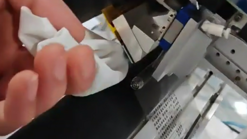 Come pulire e mantenere la testina di stampa su una stampante TTO?